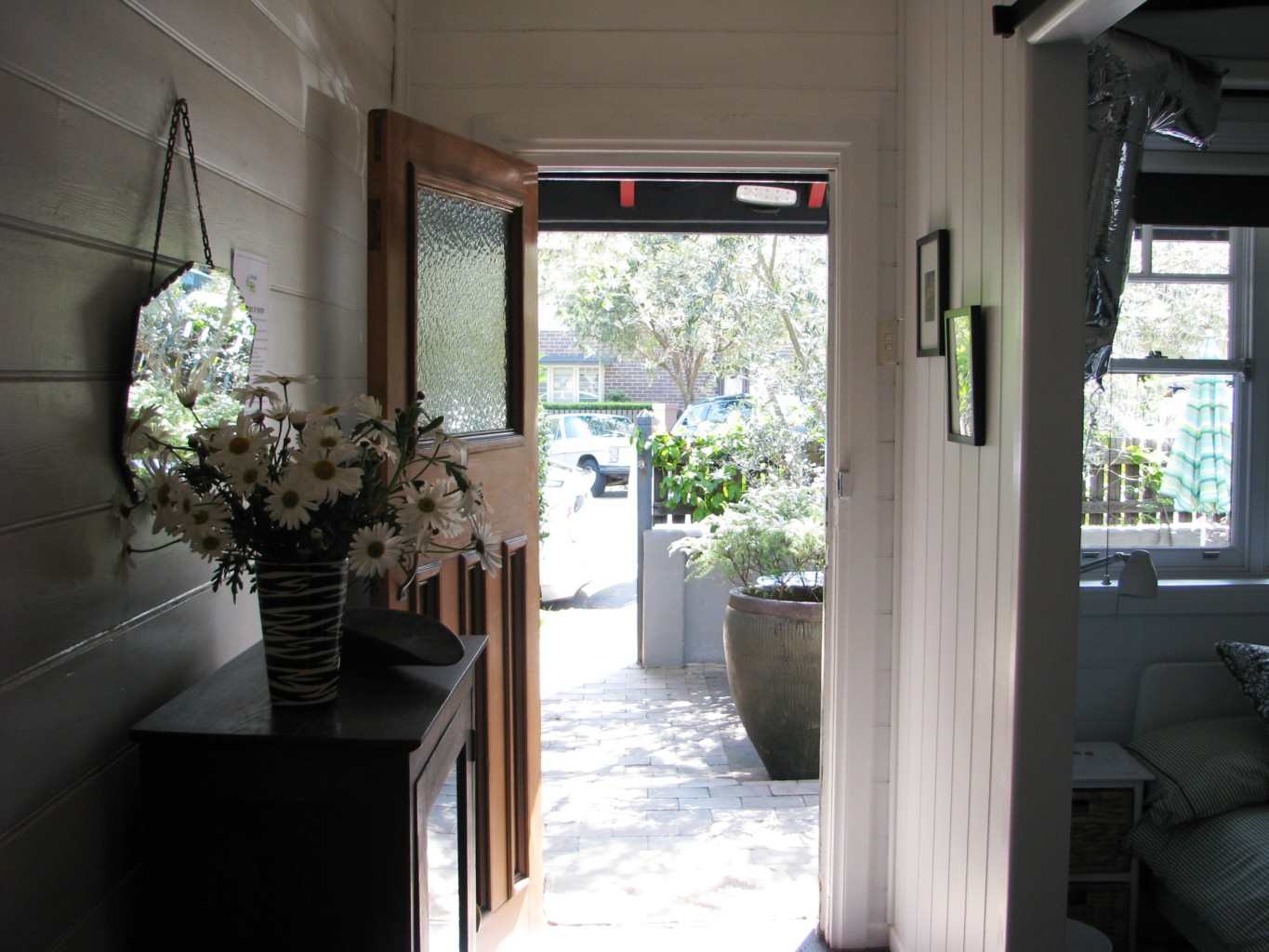 second-hand-cottage-hallway