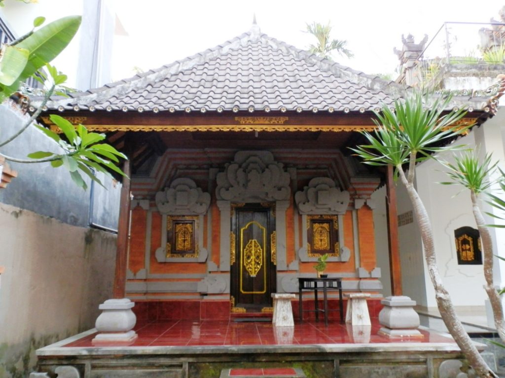 Quiet rooster-free hut in Ubud