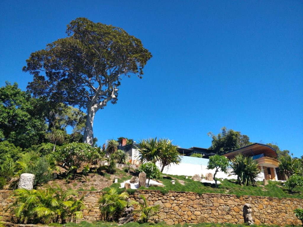 Impressive big house overlooking Byron Beach